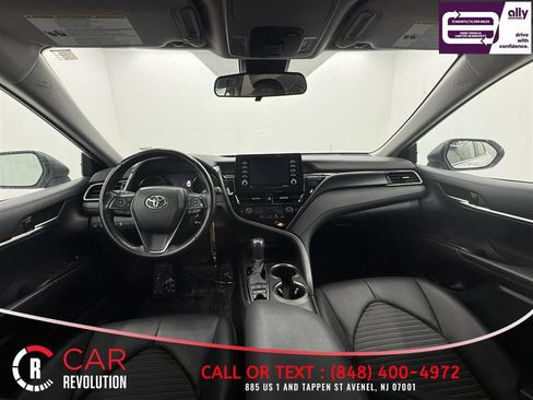 Used 2023 Toyota Camry SE image 7