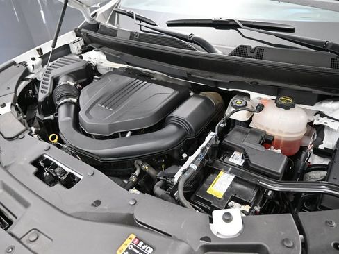Used 2024 Chevrolet Traverse LT FWD image 13