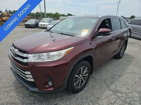 Used 2017 Toyota Highlander XLE AWD/4WD image 6
