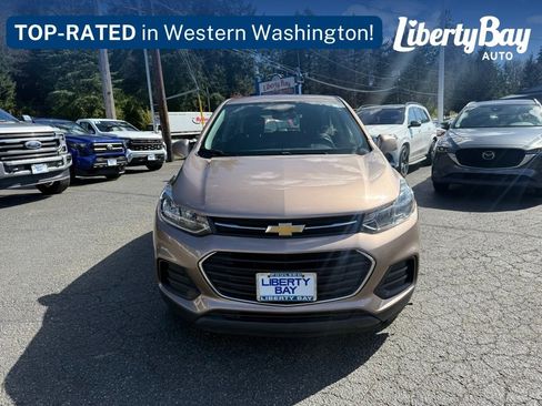 Used 2018 Chevrolet Trax LS image 1