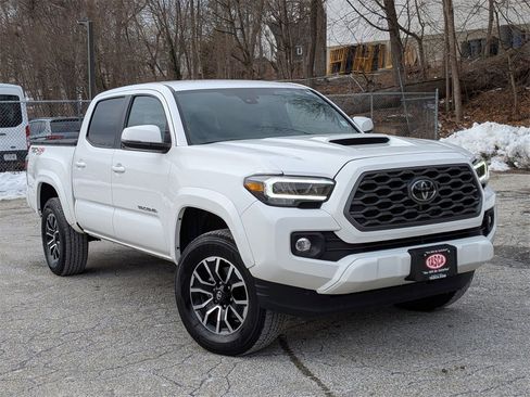 Used 2023 Toyota Tacoma TRD Sport image 1