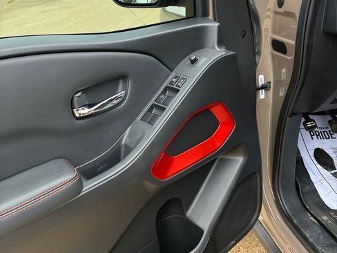 Used 2022 Nissan Frontier PRO-4X w/ Off-Road Protection Package image 9