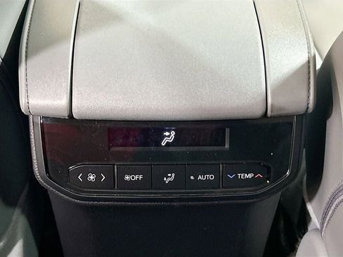 New 2026 Toyota Highlander XLE image 24