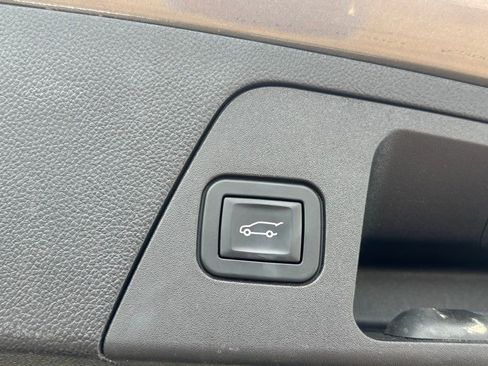 Used 2017 Buick Envision Essence image 35