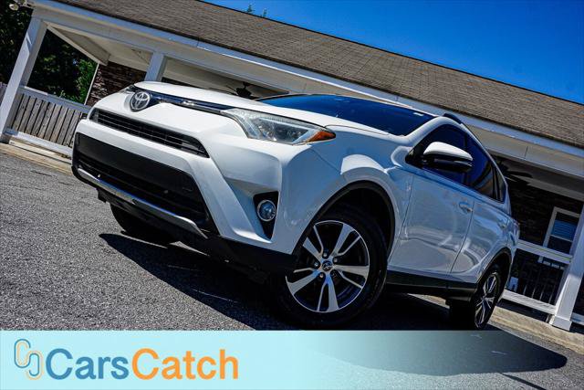 Used 2017 Toyota RAV4 XLE FWD image 3
