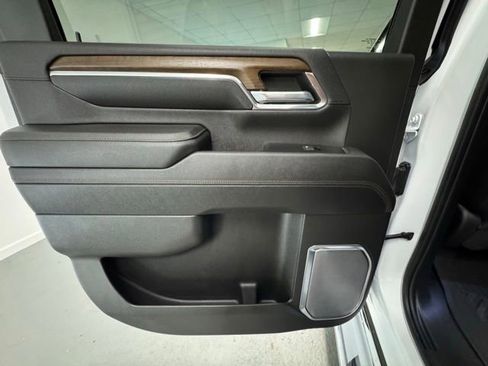 Used 2024 Chevrolet Silverado 2500 High Country w/ High Country Premium Package image 8