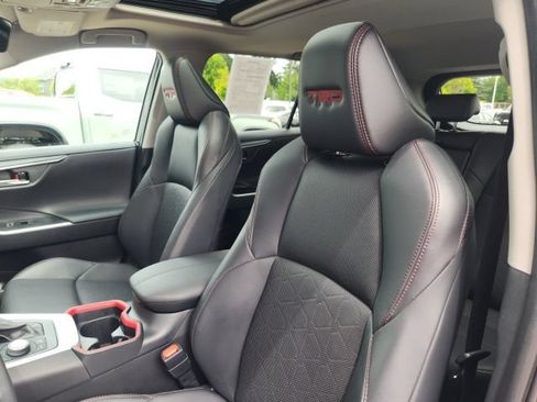 Certified 2020 Toyota RAV4 TRD Off-Road AWD/4WD image 17