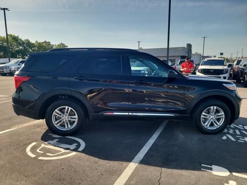 Certified 2023 Ford Explorer XLT w/ Equipment Group 202A AWD/4WD image 4