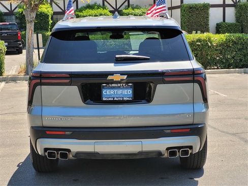 Used 2024 Chevrolet Traverse LT image 6