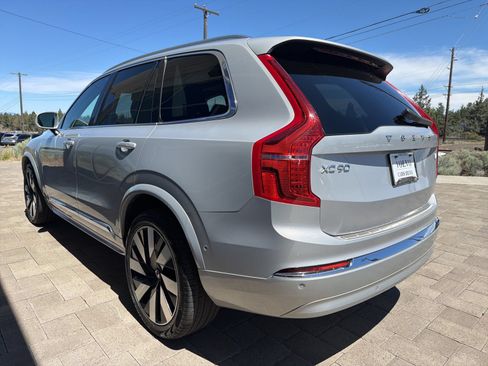 Used 2023 Volvo XC90 T8 Ultimate AWD/4WD image 5
