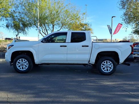 Used 2024 Toyota Tacoma SR image 2