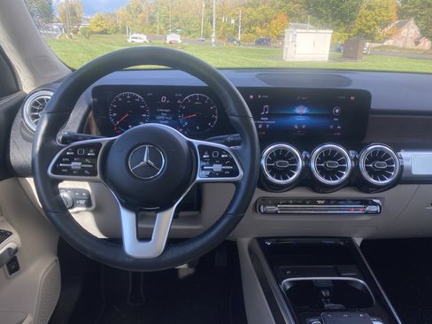 Certified 2023 Mercedes-Benz GLB 250 4MATIC image 12