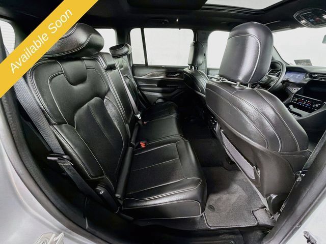 Used 2024 Jeep Grand Cherokee Limited w/ Luxury Tech Group II AWD/4WD image 27