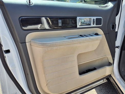 Used 2009 Lincoln MKX 2WD image 11