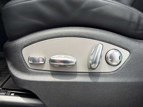 Certified 2024 Porsche Macan AWD/4WD image 7