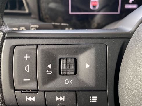 Certified 2025 Nissan Kicks SV AWD/4WD image 32