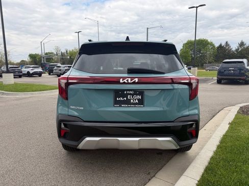 Used 2024 Kia Seltos EX FWD image 4