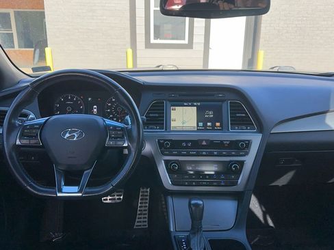 Used 2017 Hyundai Sonata Limited 2.0T image 9