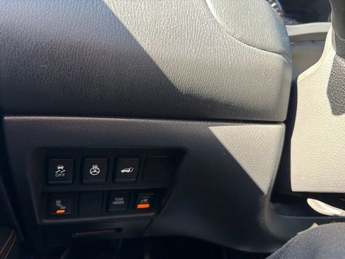 Used 2020 Nissan Pathfinder SL AWD/4WD image 15