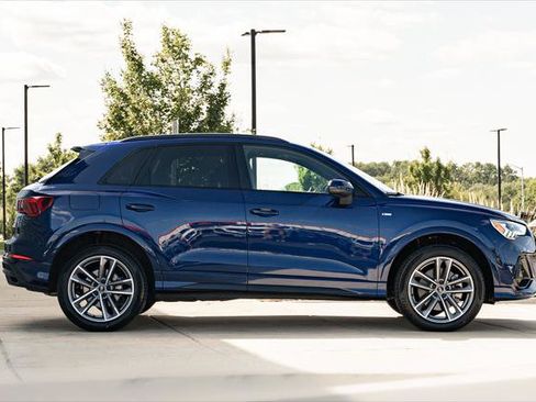 Certified 2025 Audi Q3 2.0T Premium w/ Convenience Package AWD/4WD image 3