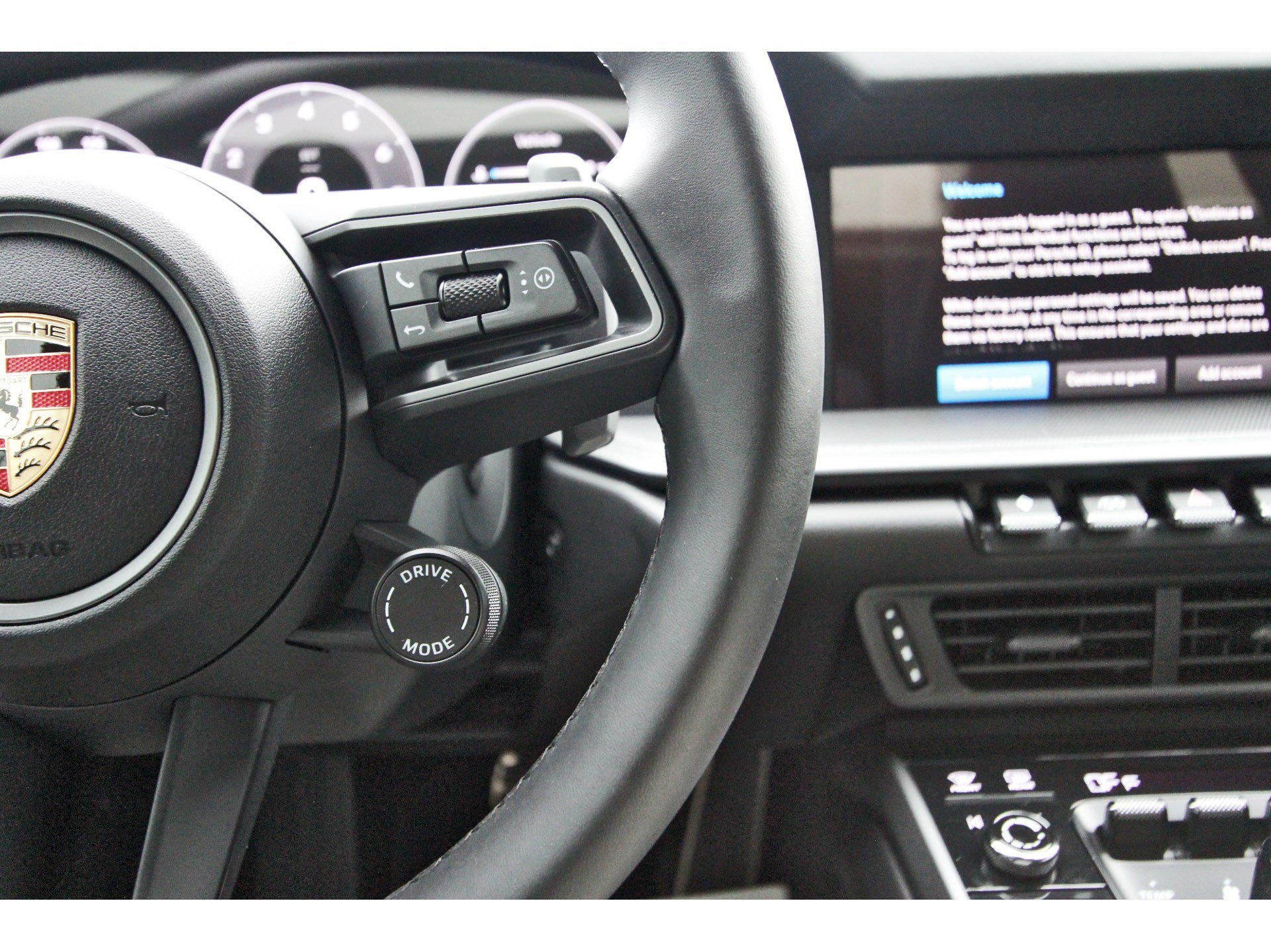 Used 2025 Porsche 911 Carrera S RWD image 13