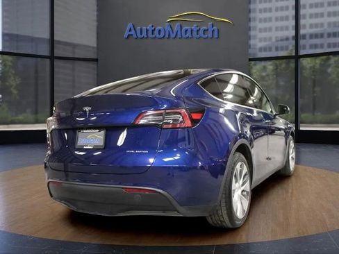 Used 2021 Tesla Model Y Long Range image 10