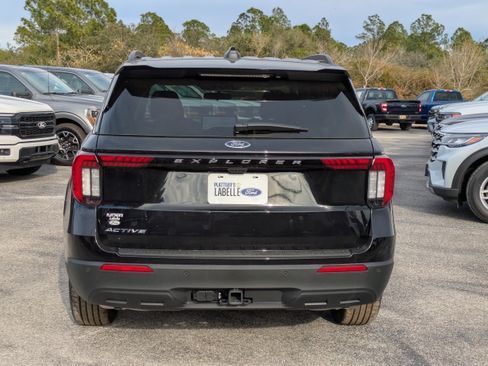 New 2026 Ford Explorer Active RWD image 5