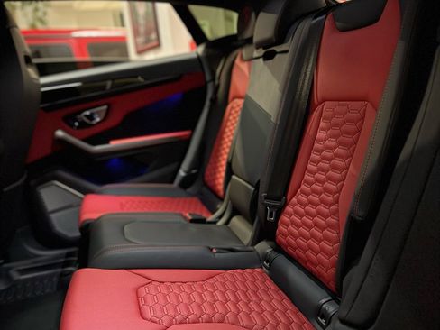 Used 2022 Lamborghini Urus image 23