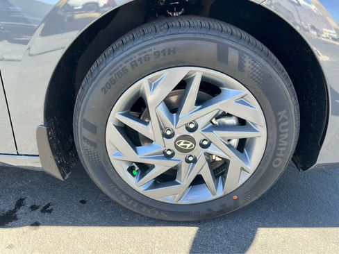 New 2026 Hyundai Elantra Hybrid FWD image 16