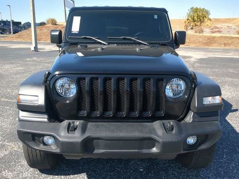 Used 2022 Jeep Wrangler Unlimited Sport image 3