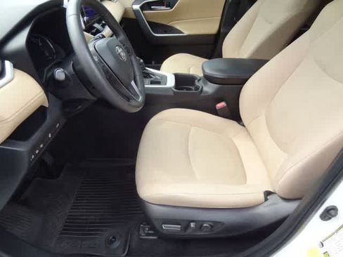 Used 2024 Toyota RAV4 XLE w/ Convenience Package AWD/4WD image 6