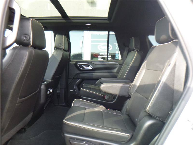 Used 2023 GMC Yukon SLT AWD/4WD image 6