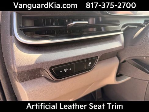 Certified 2025 Kia Carnival EX image 16