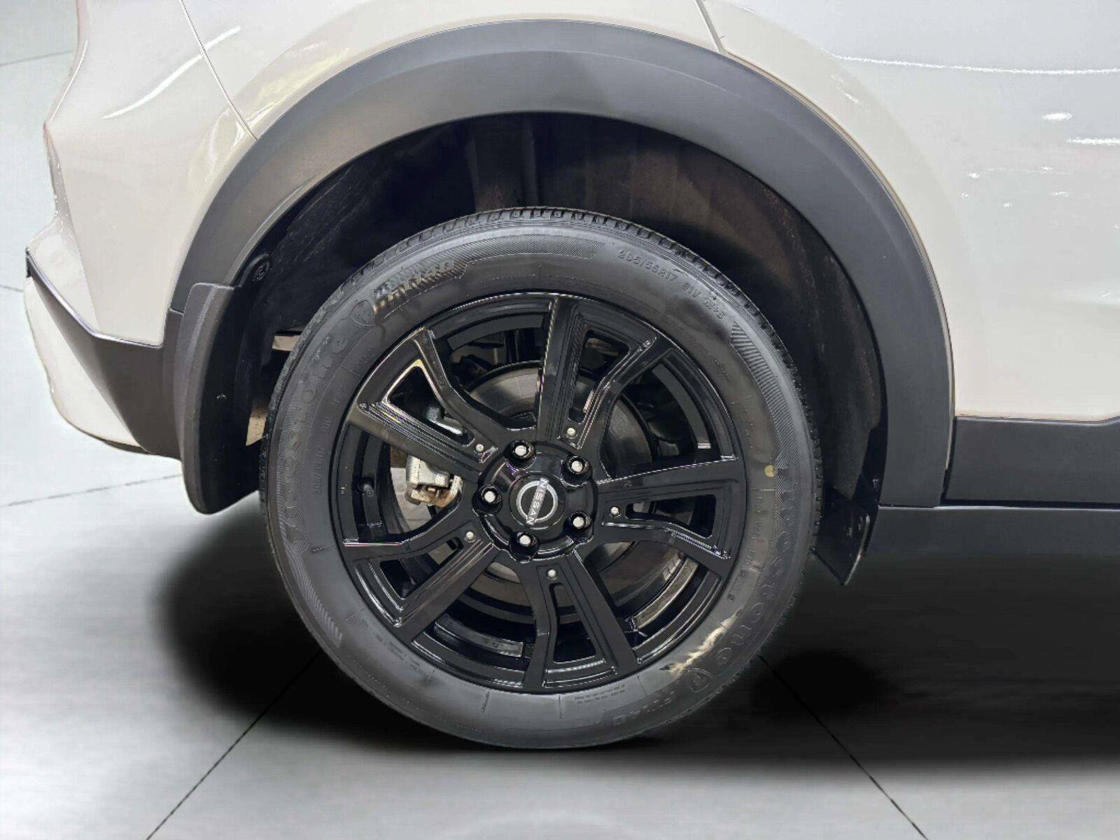 Used 2023 Nissan Kicks SR w/ SR Premium Package FWD image 60