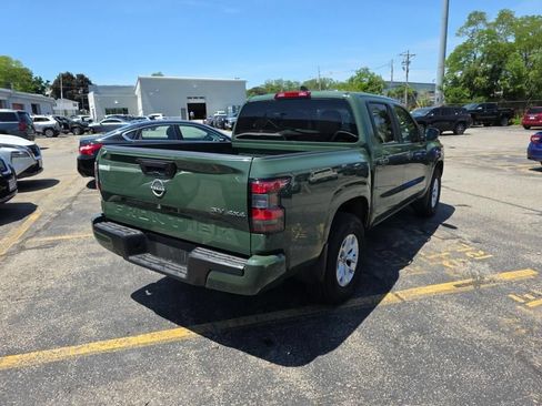 Used 2024 Nissan Frontier SV AWD/4WD image 2