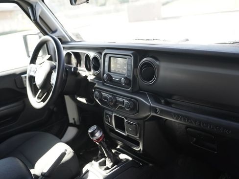 Used 2018 Jeep Wrangler Unlimited Sport AWD/4WD image 14