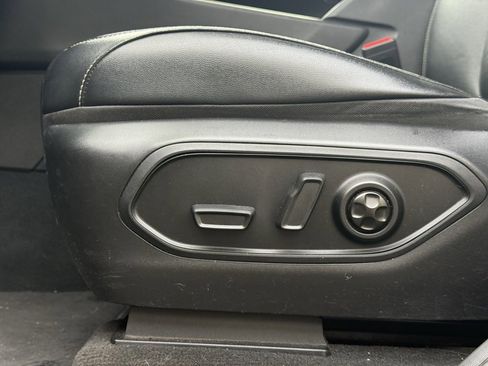 Used 2023 Jeep Grand Cherokee L Limited image 12