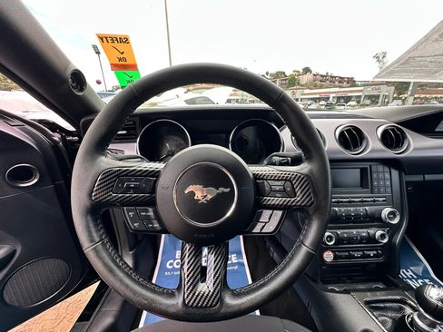 Used 2017 Ford Mustang GT RWD image 25