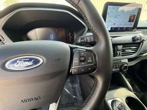 Used 2025 Ford Escape Active w/ Cold Weather Package FWD image 28