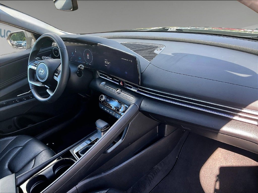 Used 2026 Hyundai Elantra Limited FWD image 14