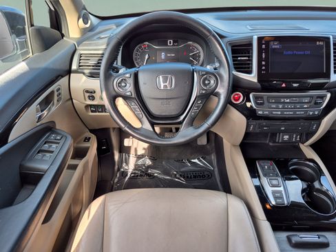 Used 2017 Honda Pilot Touring image 12