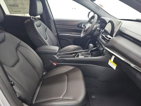 New 2026 Jeep Compass Limited image 12