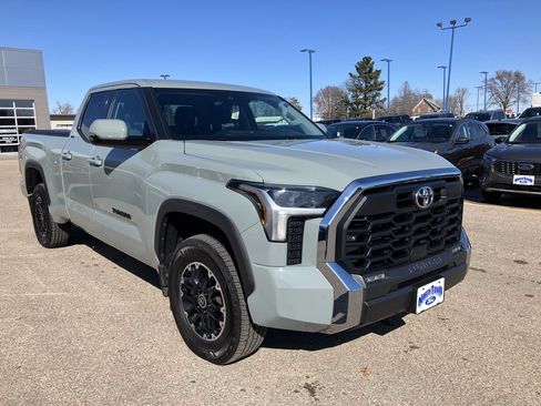 Used 2022 Toyota Tundra SR5 w/ TRD Off-Road Package AWD/4WD image 4