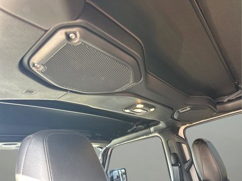Used 2021 Jeep Gladiator Rubicon AWD/4WD image 16
