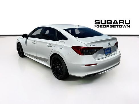 Used 2023 Honda Civic Sport image 5