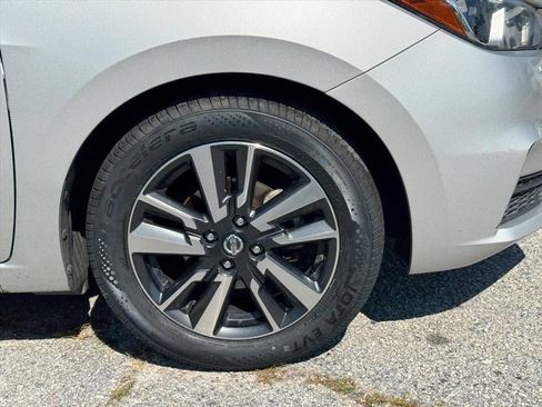 Used 2021 Nissan Versa SV FWD image 9
