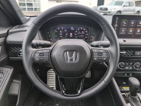 Used 2025 Honda Accord Sport image 19