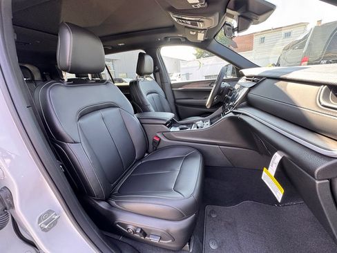 New 2026 Jeep Grand Cherokee L Limited AWD/4WD image 19