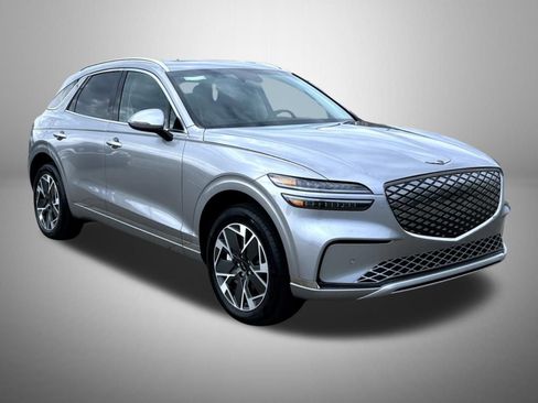 Used 2026 Genesis Electrified GV70 image 3