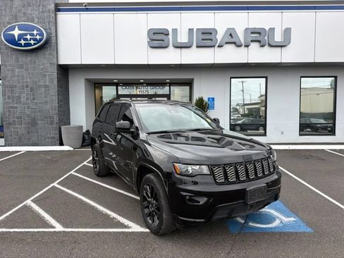 Used 2021 Jeep Grand Cherokee Laredo X AWD/4WD image 1